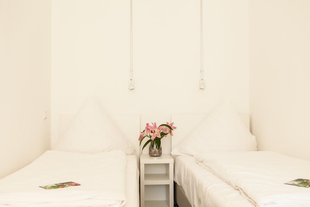 Apartment&Rooms Near Brandenburg Gate Berlim Exterior foto