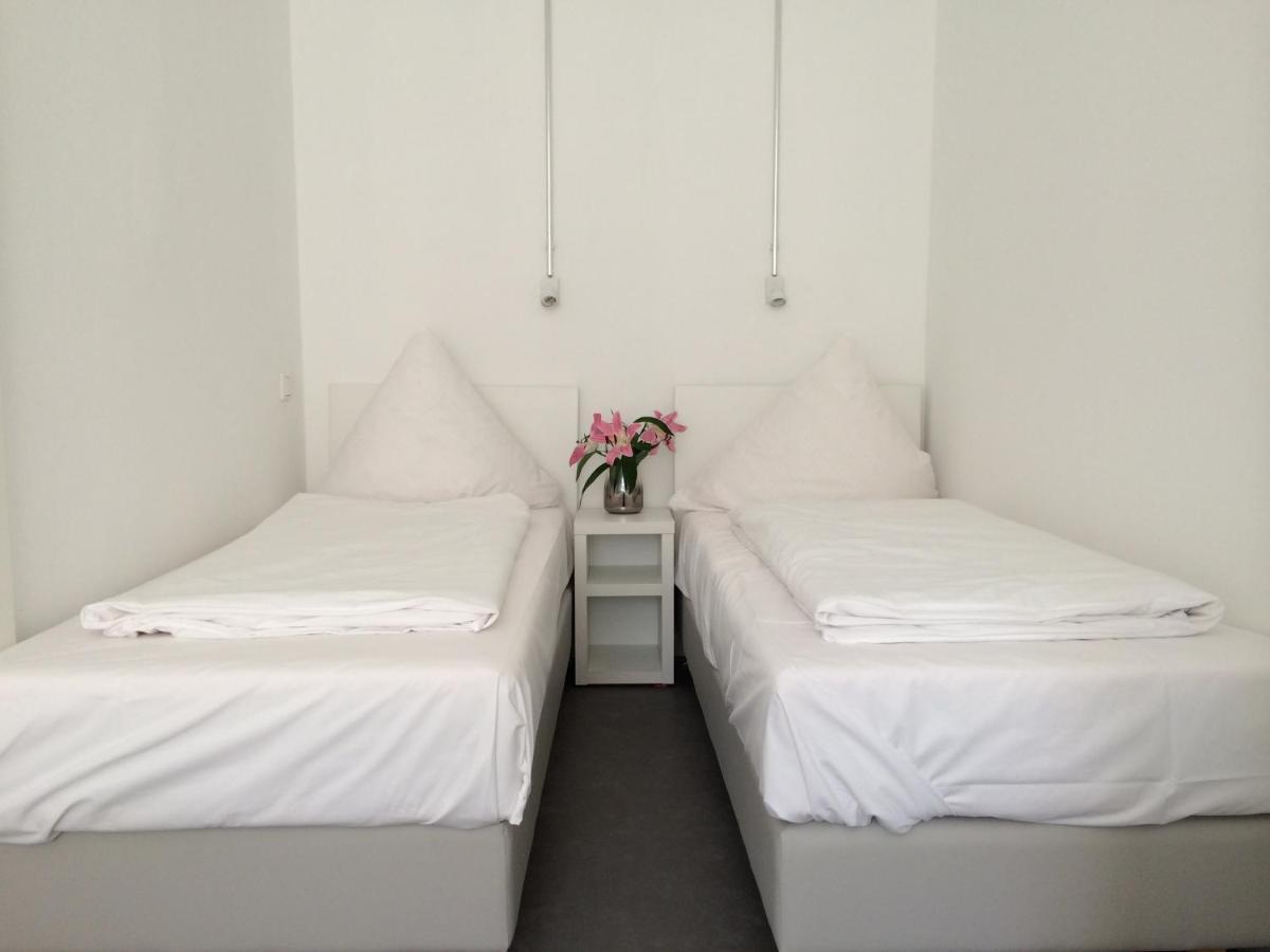 Apartment&Rooms Near Brandenburg Gate Berlim Exterior foto